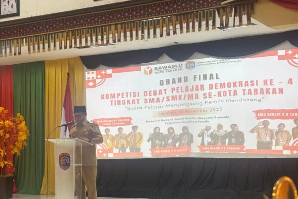 Tutup Lomba Debat, Wawali Tarakan Ajak Siswa Kritis Berbasis Data dan Fakta