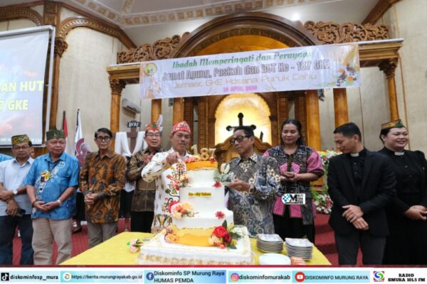 Bupati Mura Hadiri Peringatan Jumat Agung, Paskah dan HUT GKE Ke-187