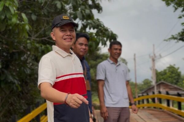 Bupati Gumas Jaya S. Monong Tinjau Jembatan Baru di Tumbang Jalemu