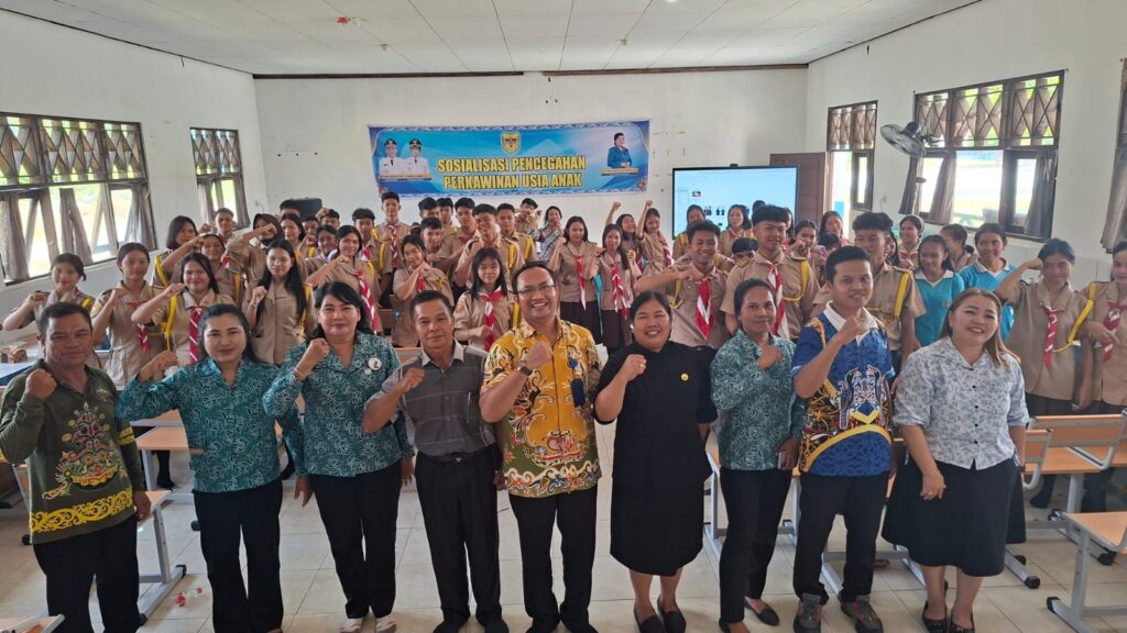 TP PKK Gunung Mas Bersama Dinas P2KBP3A Gelar Sosialisasi Pencegahan Perkawinan Usia Anak di SMAN 2 Kurun