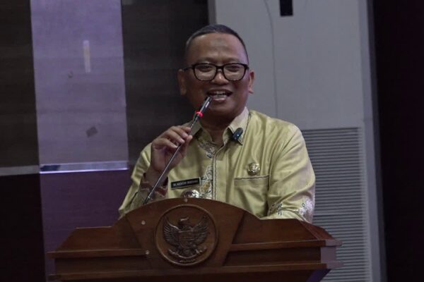 52 Calon Mahasiswa Tabalong Smart Teken Pakta Integritas, Bupati Tekankan Fokus Raih Masa Depan