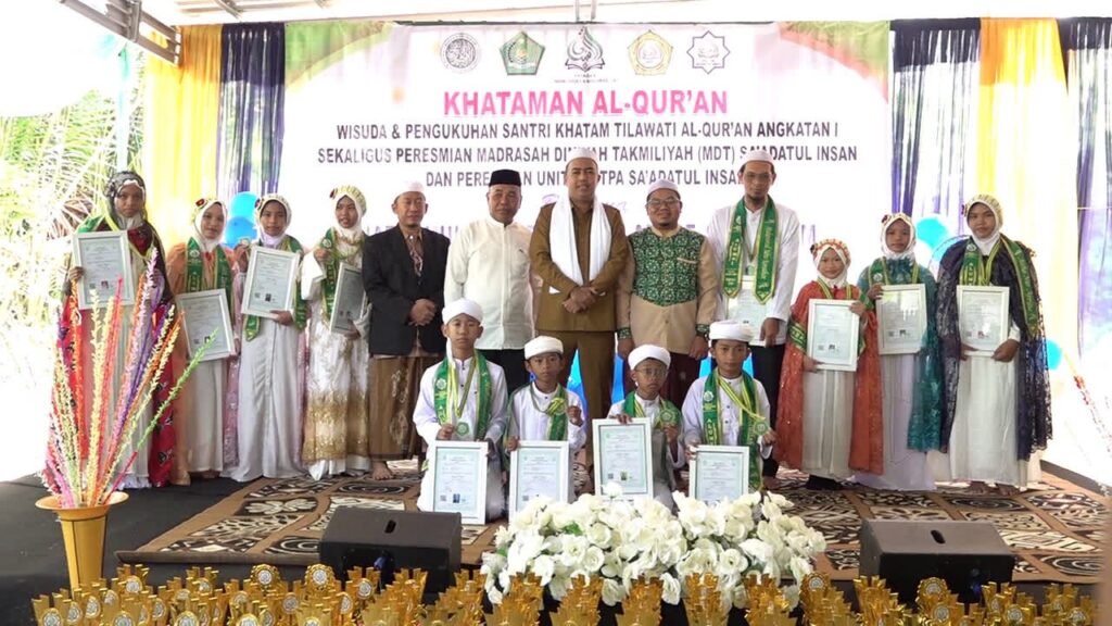 Cetak Generasi Qurani, Wabup Tabalong Hadiri Wisuda Santri MDT dan Resmikan TPA Sa’adatul Insan