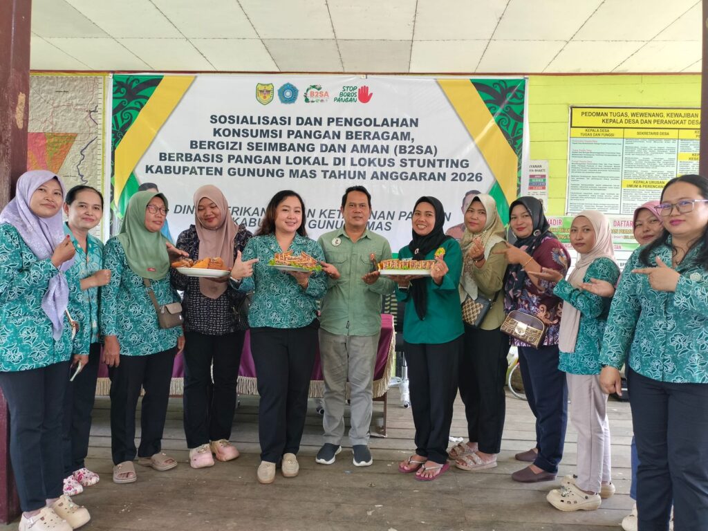 Dinas Perikanan dan Ketahanan Pangan Bersinergi dengan TP PKK Gunung Mas Gelar Sosialisasi B2SA Berbasis Pangan Lokal di Desa Karya Bakti
