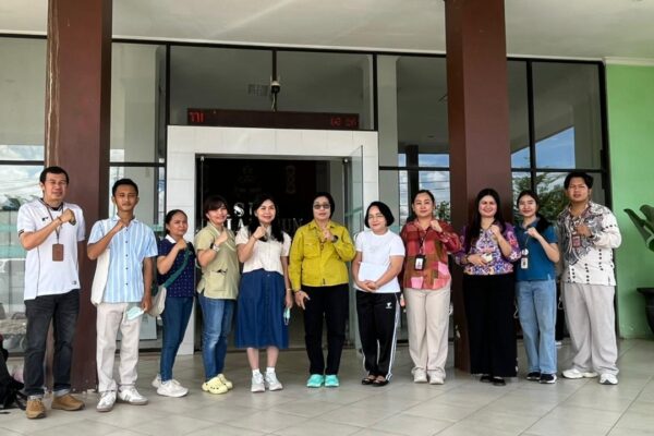 Ketua TP PKK Kabupaten Gunung Mas Lakukan Sidak dan Penilaian Lomba Kebersihan di RSUD Kuala Kurun