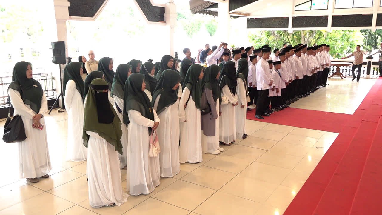 Lepas Kafilah MTQ Kalsel, Haji Fani Minta Peserta Tak Terbebani Target