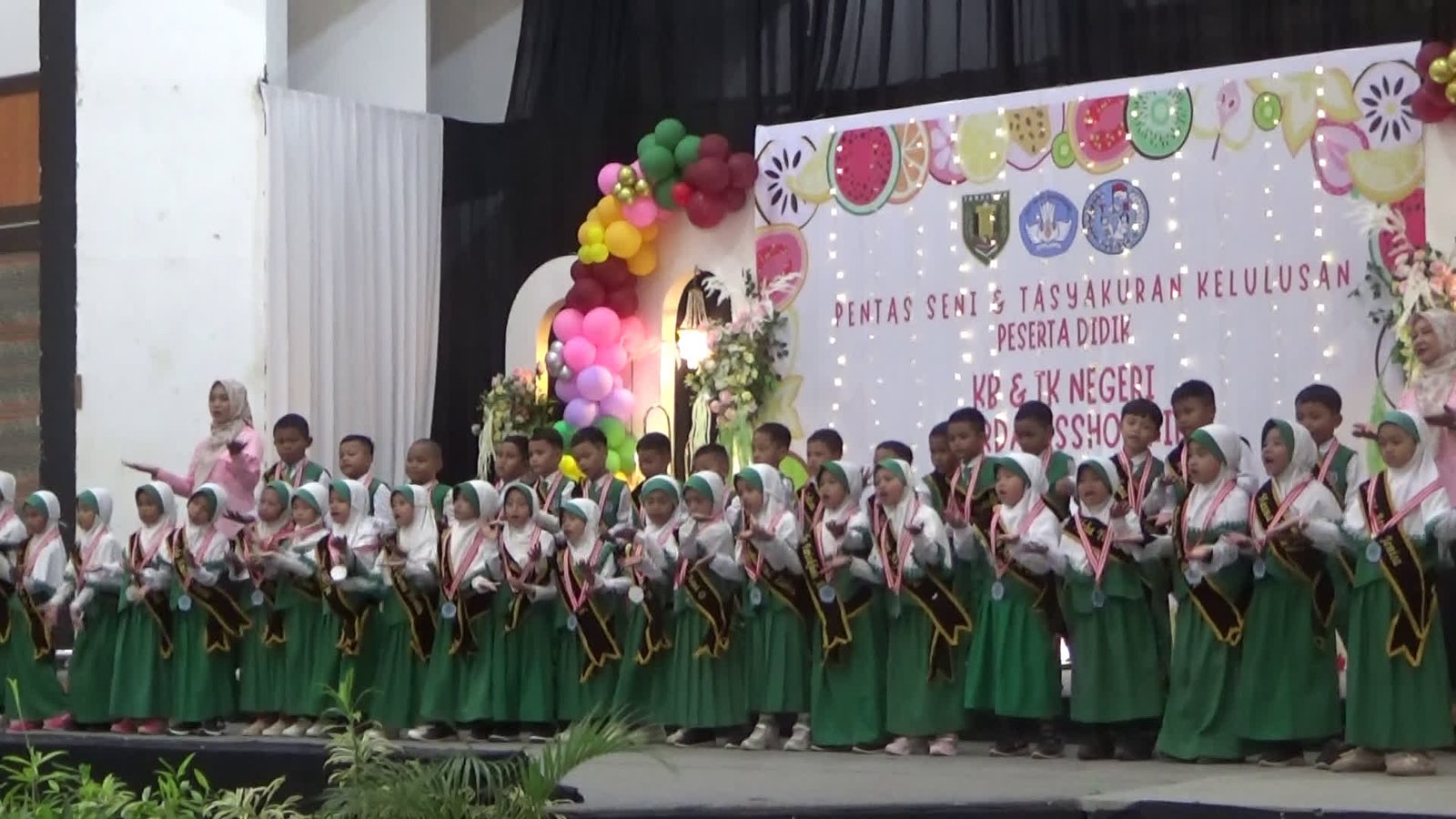 Pentas Seni & Tasyakuran TK Negeri Wardatussholihin, 40 Siswa Siap Melangkah ke Sekolah Dasar