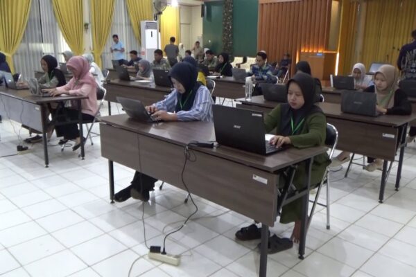 Seleksi Kasi Pemerintahan Desa Wayau Berlanjut, Peserta Jalani Tes Kemampuan Komputer