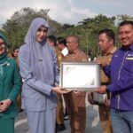 Konsisten Sajikan Siaran Untuk Pemenuhan Hak Anak, LPPL Tabalong Raih Penghargaan dari Bupati
