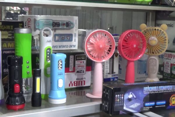 Pemadaman Listrik Bergilir Dongkrak Penjualan Lampu Emergency dan Kipas Portable, Harga Mulai Naik