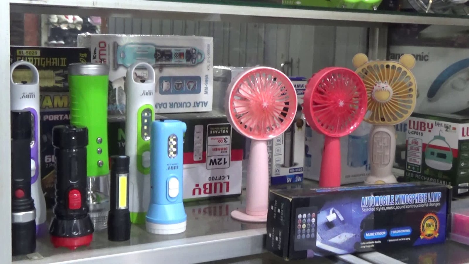 Pemadaman Listrik Bergilir Dongkrak Penjualan Lampu Emergency dan Kipas Portable, Harga Mulai Naik