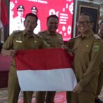 Sambut HUT RI ke-81, Pemkab Tabalong Sebar Ratusan Bendera Merah Putih Ke-12 Kecamatan Se-Tabalong