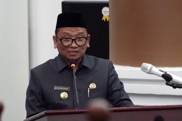 7 Fraksi DPRD Sahkan Raperda Riset & Inovasi Daerah, Dorong Pembangunan Berbasis Pengetahuan