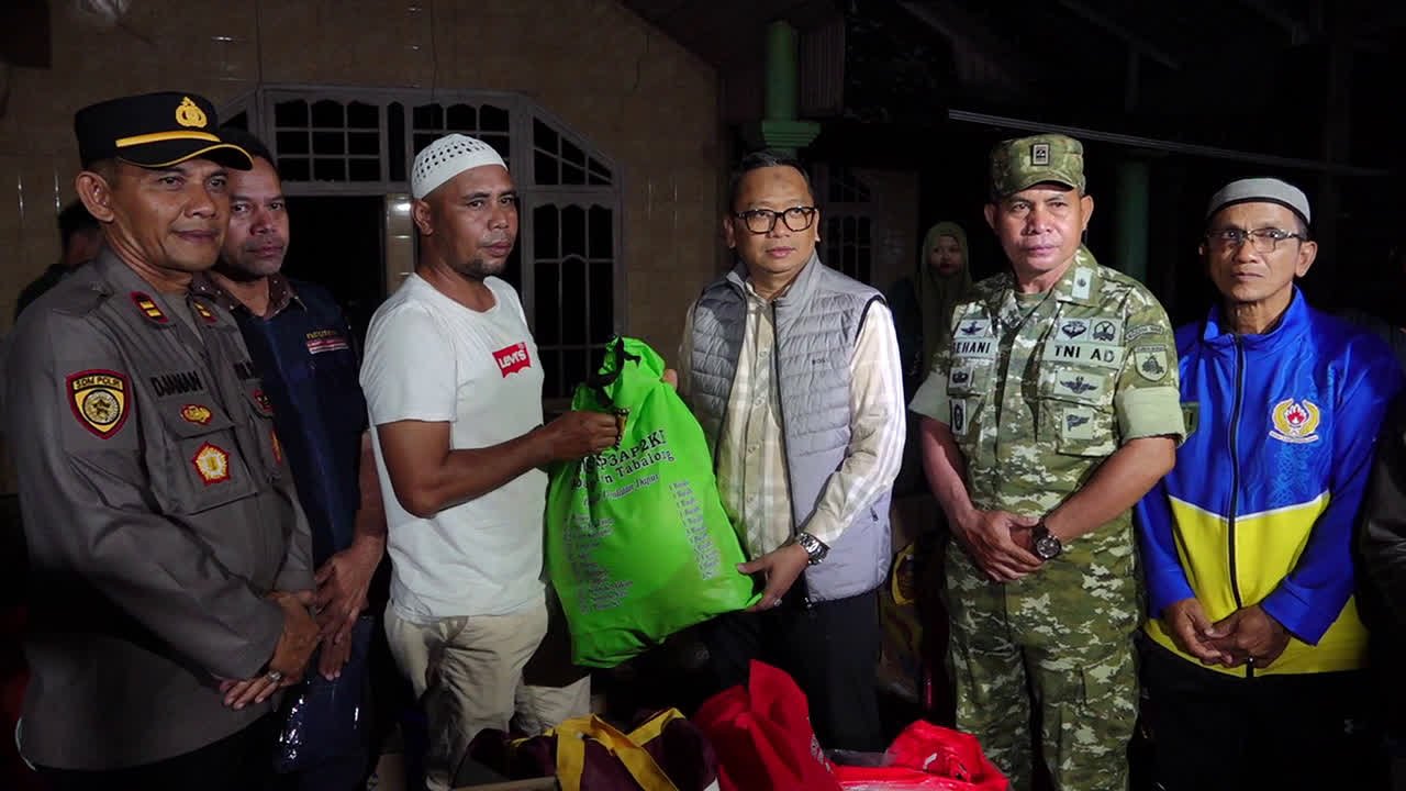 Bantuan Pemkab Tabalong Ringankan Beban Korban Kebakaran Pudak Setegal
