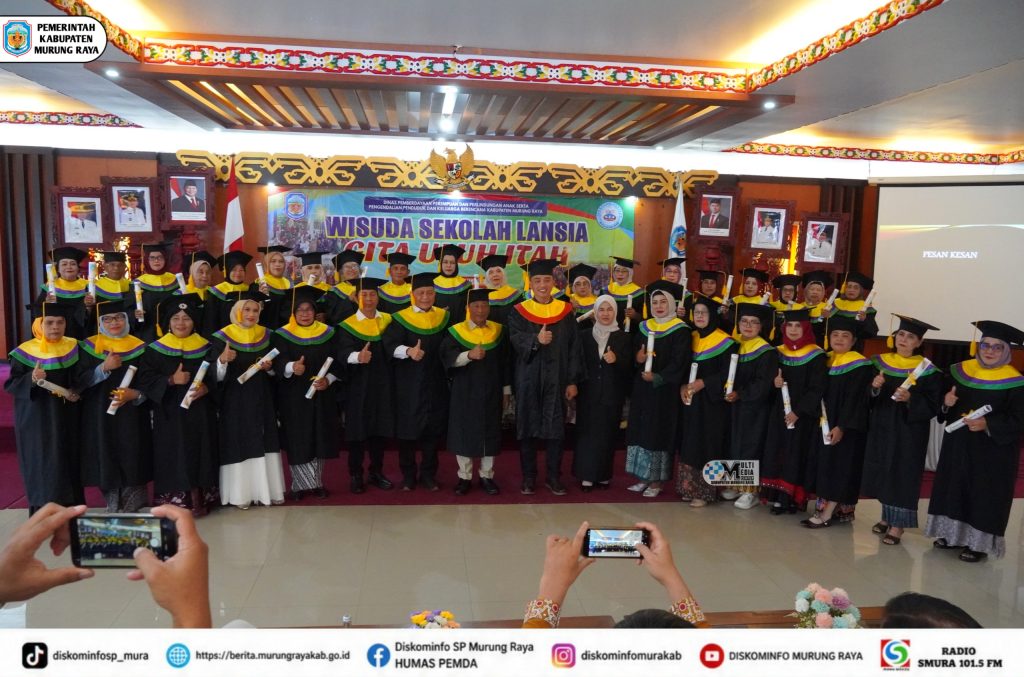 Bupati Hadiri Wisuda Sekolah Lansia “Gita Uluh Itah” Tahun 2026