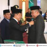 Bupati Murung Raya Serahkan Satyalancana Karya Satya, Dorong ASN Perkuat Dedikasi dan Disiplin