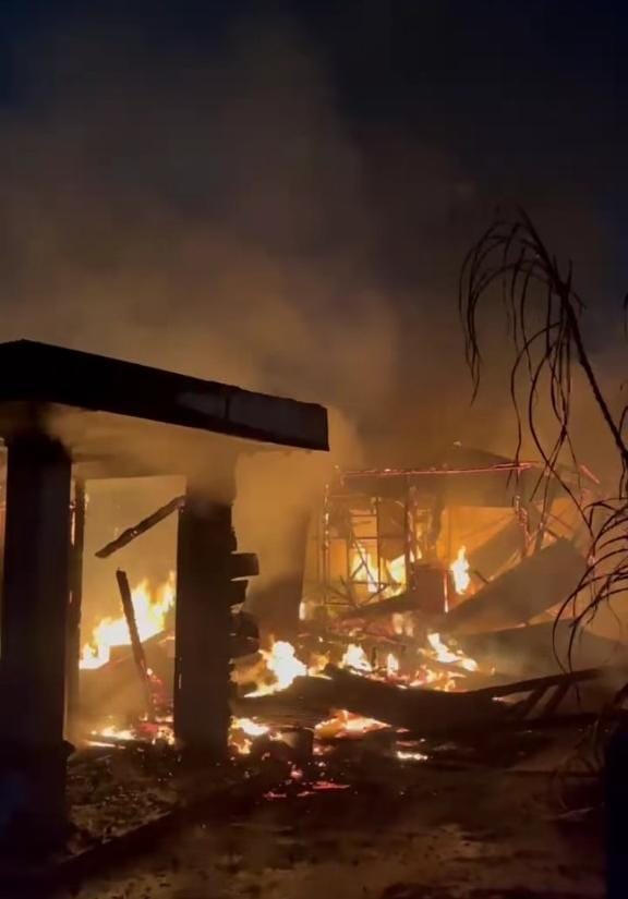 Damkar Kesulitan Air, Rumah di Batu Mutiara Ludes