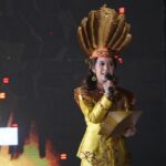 Dari Panggung Fashion Show Festival Kapakat, Ester Gloria Sampaikan Pesan Tegas untuk Pelajar Gunung Mas