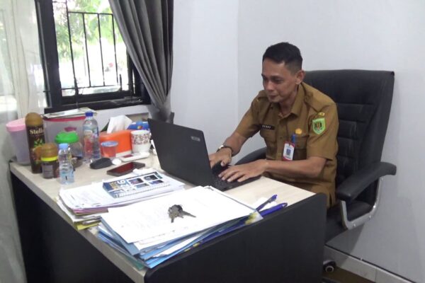 Dinsos P3AP2KB Tabalong Salurkan Bantuan untuk 25 Pendamping Pasien Rujukan ke Luar Daerah
