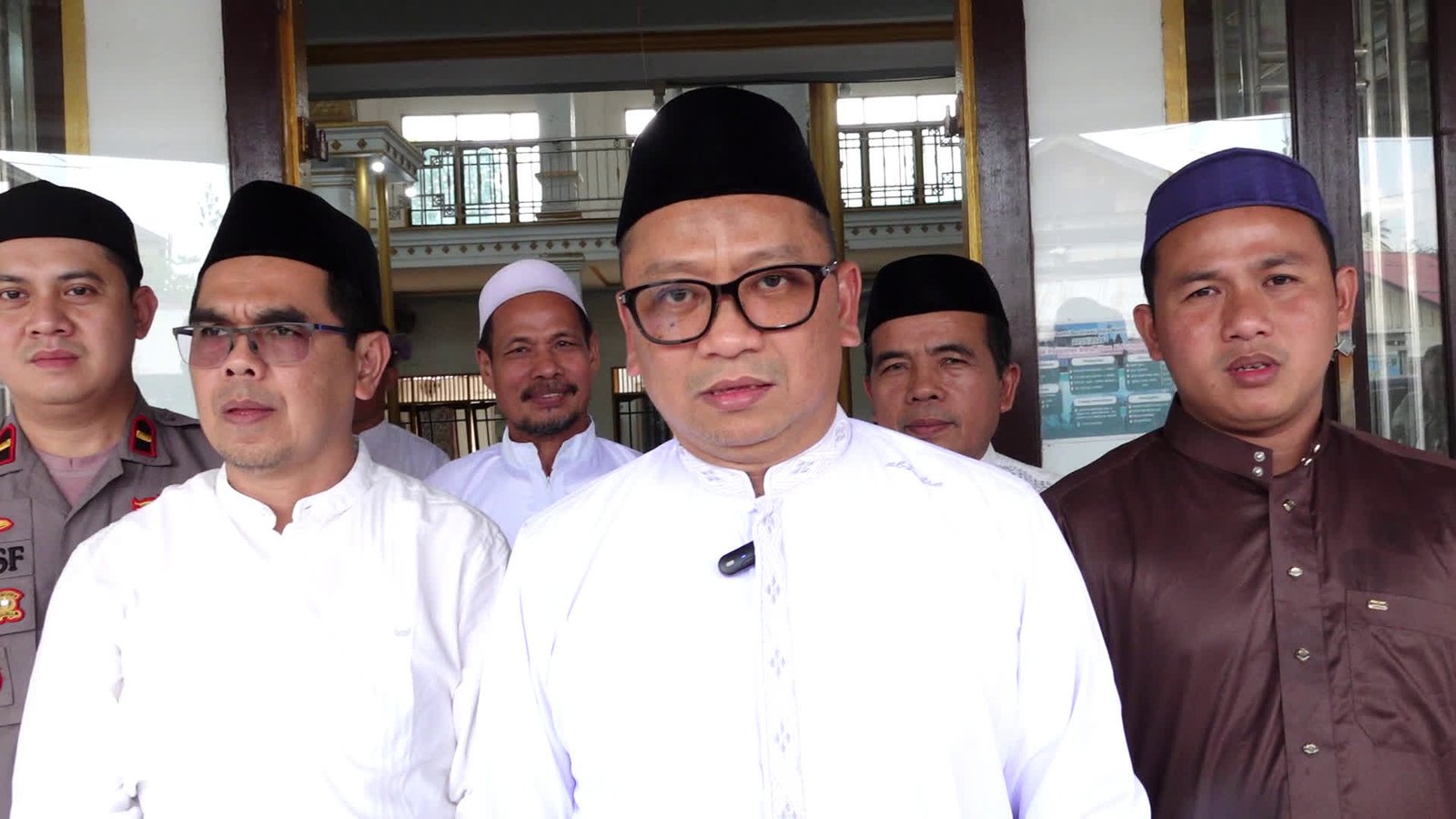 Gelar Jumat Berkah, Bupati Tabalong Shalat Jumat Bersama Warga Mangkusip
