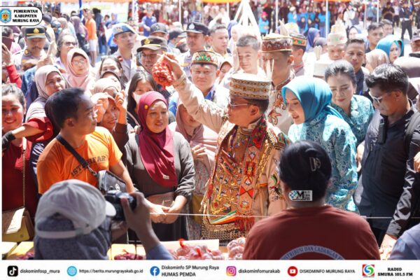 Gubernur Kalteng Bersama Bupati Mura, Pantau Pasar Murah di Puruk Cahu