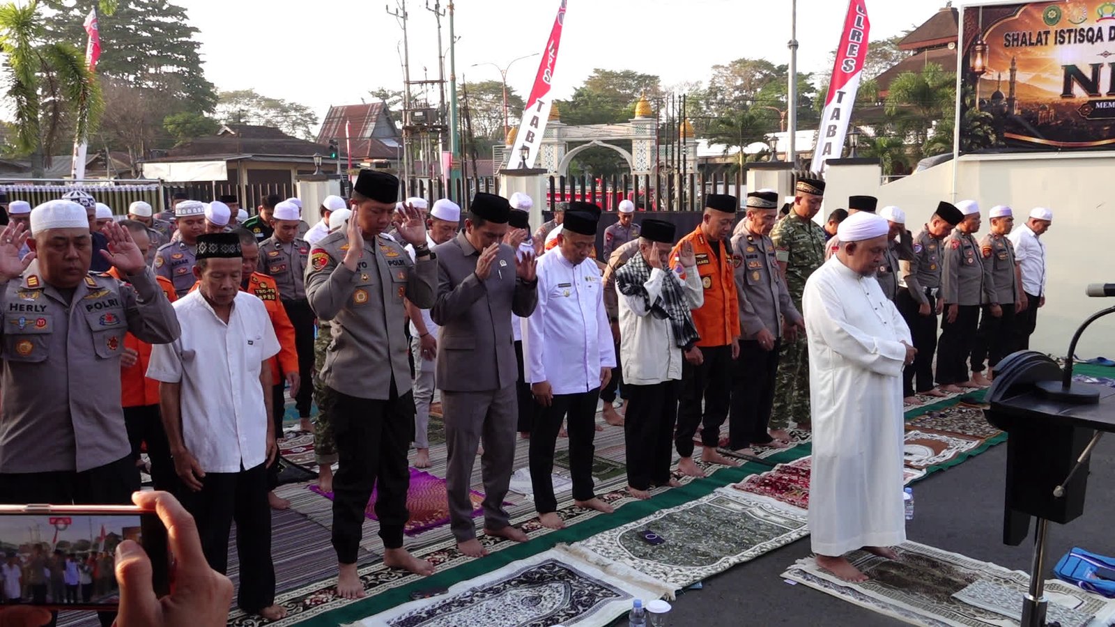 Ikhtiar Hadapi Kemarau, Forkopimda dan Warga Tabalong Gelar Salat Istisqa