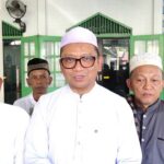 Ikuti Sholat Jumat di Masjid At-Taubah, Bupati Tabalong Jalin Silaturahmi Bersama Warga Pasar Lama