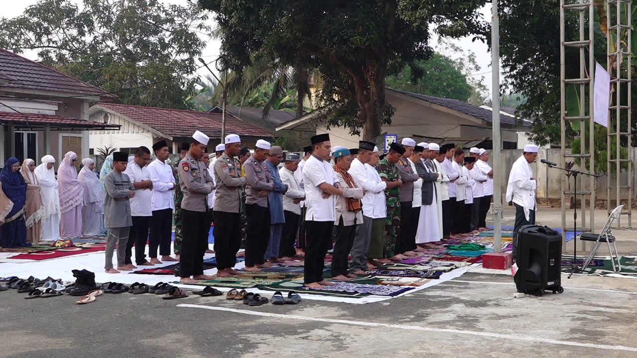 Kemarau Panjang Picu Kekeringan dan Karhutla, Warga Tanta Gelar Shalat Istishqa
