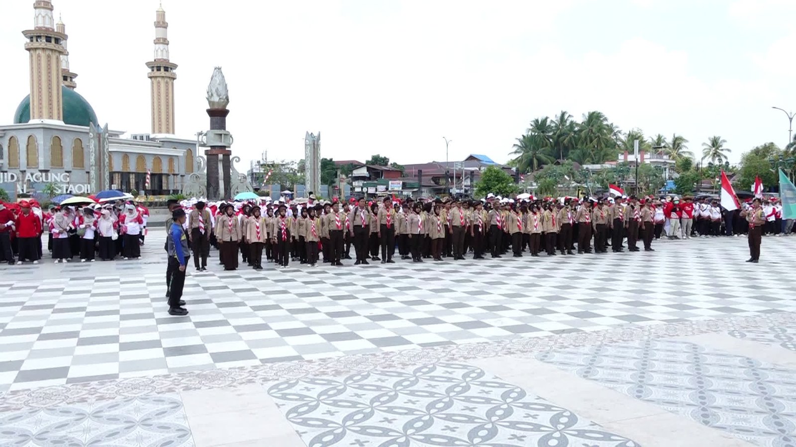 Napak Tilas Perjuangan Berakhir di TMP Tanjung Kencana, Kenang Jasa Pahlawan Lewat Estafet Panji
