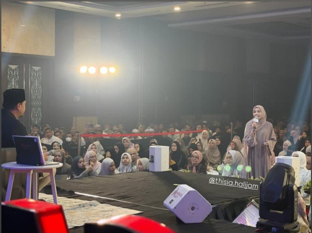 Pasca Dirujak Nitizen, Istri Gubernur Kalteng Mencurahkan Isi Hati di Hadapan Ustadz Hilman Fauzi
