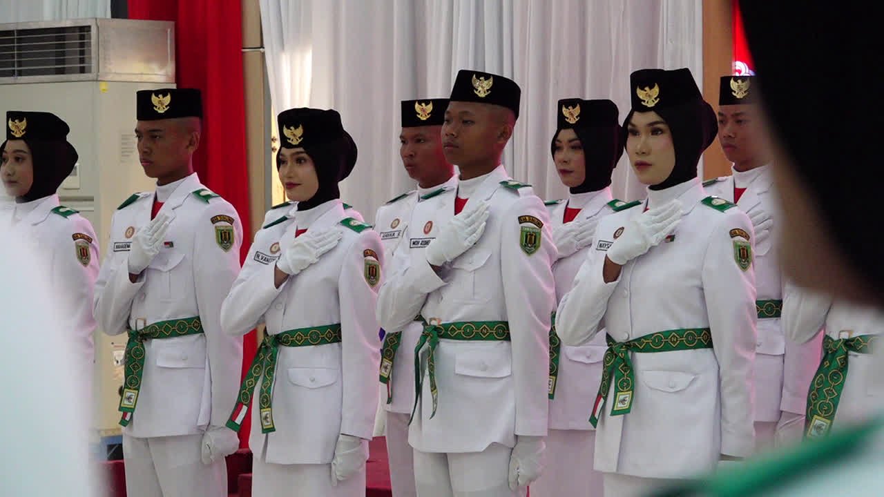 Pasca Jalani Seleksi & Pelatihan Intensif, 40 Anggota Paskibraka Tabalong Dikukuhkan