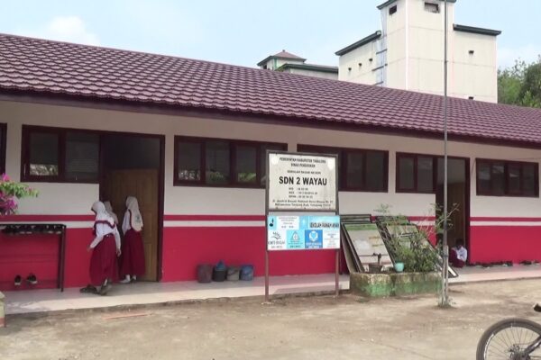 SDN 2 Wayau Dapat Bantuan Rehab 6 Rumbel dan Pembangunan 4 Toilet