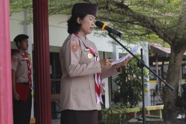 Upacara Hari Pramuka ke-65 Di SMAN 1 Kuala Kurun, “Teguhkan Tri Satya dan Dasa Darma Di Tengah Perubahan Zaman”