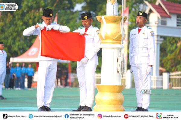 Upacara Penurunan Bendera HUT Ke-81 RI di Murung Raya Berlangsung Khidmat
