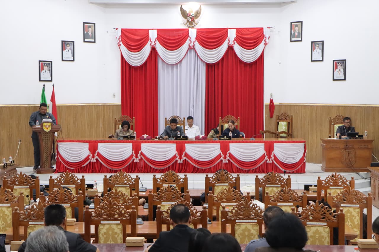 Wabup Gumas Hadiri Rapat Paripurna Penyampaian Pandangan Umum Fraksi Atas RAPBD Perubahan 2026