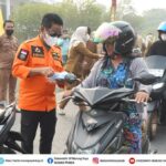 Bupati Mura Turun ke Jalan, Bagikan Ribuan Masker untuk Lindungi Warga