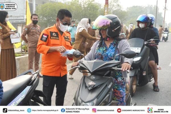 Bupati Mura Turun ke Jalan, Bagikan Ribuan Masker untuk Lindungi Warga