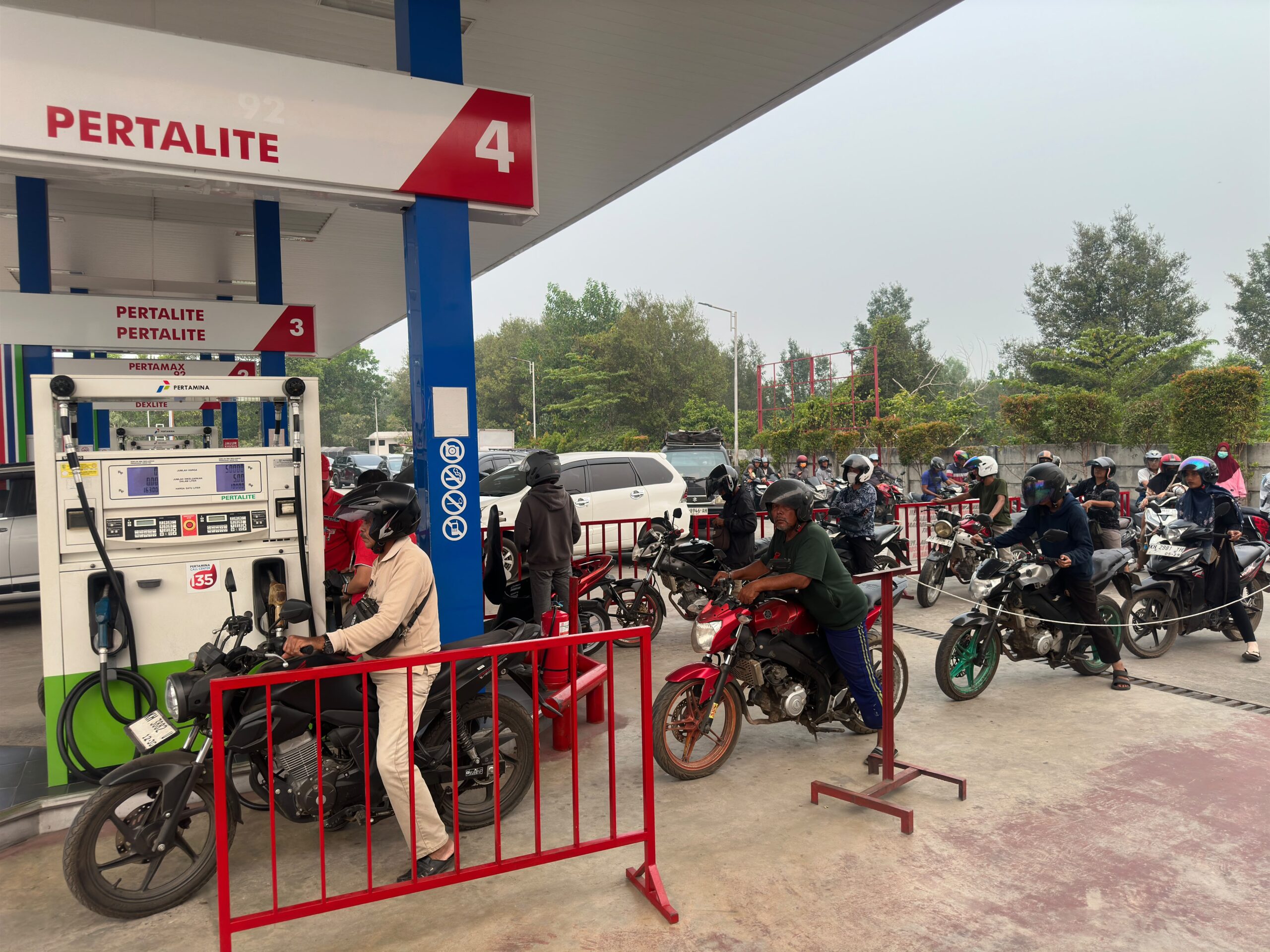Empat SPBU di Palangka Raya Buka 24 Jam Untuk Atasi Antrean Panjang