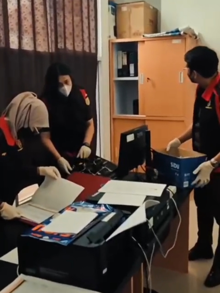 Geledah Gedung KPU Murung Raya, Kejari Mura “Cium Aroma” Korupsi Dana Hibah Pilkada Tahun 2024