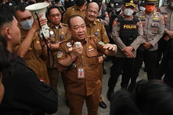 Joni Harta: Kawasan Hutan Kewenangan Menhut, Kenapa Provinsi Padamkan Api?