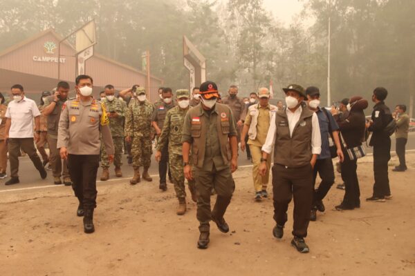 Karhutla Belum Reda, BNPB dan Menhut Berkantor di Kalteng