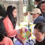 Ketua TP PKK Gumas Hadiri Gerakan Pangan Murah Di Kecamatan Tewah