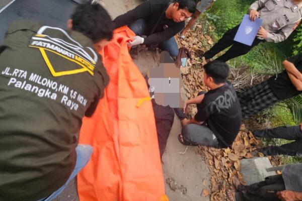 Motor Slip di Bahu Jalan, Pengendara Tewas Terlindas Avanza