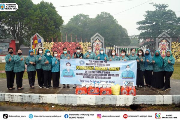 TP-PKK Murung Raya Bagikan Masker dan Air Mineral