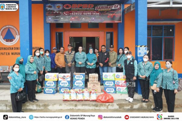TP-PKK Murung Raya Salurkan Bantuan Logistik ke Posko Karhutla