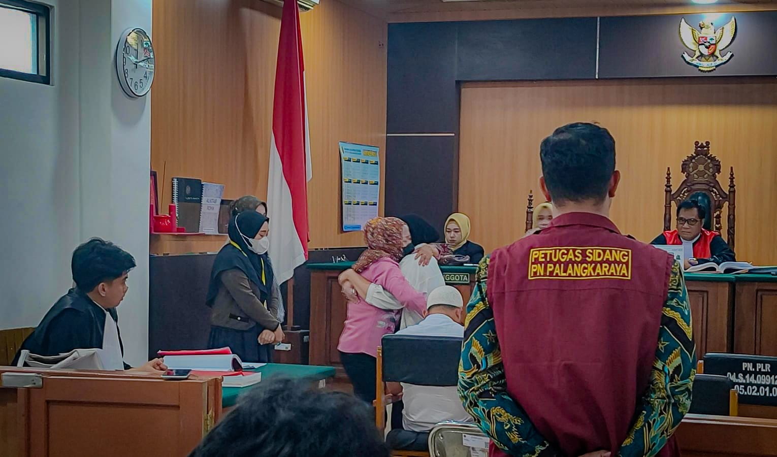 Istri Mantan Polisi Mengaku Diancam