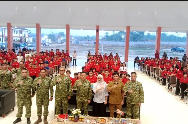 Pangdam Suntik Semangat Siswa Sekolah Rakyat Gunung Mas: Jangan Minder, Kalian Bisa Mengubah Masa Depan!